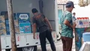 MUAT-BARANG-PRIBADI-Mobil-box-berlogo-SPPG-diduga-dipakai-bisnis-pribadi-ole.jpg