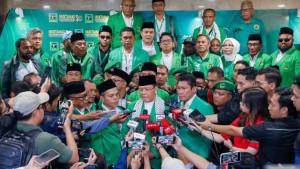 MUKTAMAR-PPP-Muhammad-Mardiono-memberikan-keterangan-pers-usai-diputuska.jpg