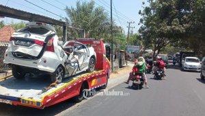Mobil-Toyota-Avanza-berwarna-putih-nopol-L-1620-BL-ter.jpg