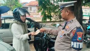 Operasi-gabungan-tertib-pajak-antara-Bapenda-Jasa-Raharja-dan-Satlantas-Polres-Sumenep.jpg
