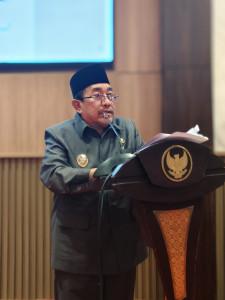 PELAYANAN-Wabup-Sumenep-KH-Imam-Hasyim-saat-memberikan-keterangan.jpg