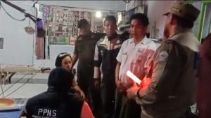 PENEGAKAN-PERDA-Personel-gabungan-Satpol-PP-Bangkalan-dan-Jawa-Timu.jpg