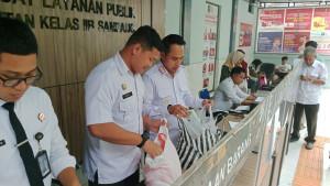 PERKETAT-PEMERIKSAAN-Kepala-Rutan-Sampang-Kamesworo-ikut-turun.jpg