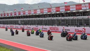 Pebalap-start-dalam-gelaran-sprint-race-MotoGP-Mandalika-2025.jpg