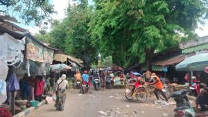 Pedagang-di-Pasar-Anom-Baru-Sumenep-akhir-September-2025.jpg