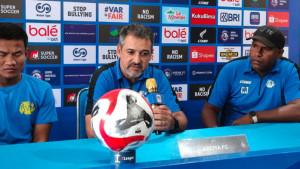 Pelatih-Arema-FC-Marcos-Santos-mengaku-siap-meredam-kekuatan-lawan.jpg