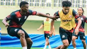 Pemain-Deltras-FC-menjalani-official-training-OT-di-Stadion-Maguwoharjo-Sleman.jpg