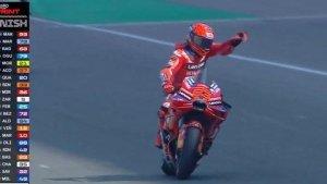 Pembalap-Ducati-Lenovo-Marc-Marquez-memenangi-sprint-race-MotoGP-Thailand-2025.jpg