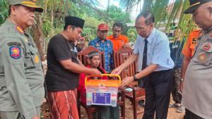 Pemkab-Sumenep-memberi-bantuan-logistik-bagi-warga-terdampak-gempa.jpg