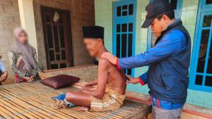 Penanggung-jawab-Kusta-dan-TB-Dinkes-P2KB-Sumenep-Herman-Pratikto-turun-ke-desa.jpg