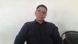 Pengamat-hukum-asal-Sumenep-Zamrud-Khan-saat-memberikan-keterangan.jpg