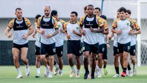 Persebaya-menjalani-latihan-tim-di-Indomilk-Arena.jpg