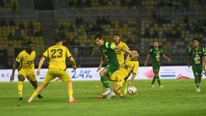Persebaya-vs-Semen-Padang-pada-laga-Super-League-pekan-ke-6.jpg