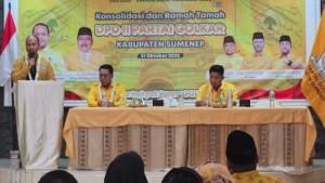 Plt-Ketua-DPD-Partai-Golkar-Sumenep-Eko-Wahyudi-memberi-sambutan-saat-konsolidasi.jpg