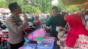 Polres-Bangkalan-menempatkan-meja-tempat-persediaan-kopi-air-hingga-snack.jpg