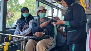 RAMAH-Pramugari-atau-kru-bus-Trans-Jatim-Koridor-V-jurusan-Surabaya-Bangkalan.jpg