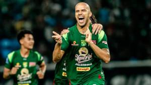 Risto-Mitrevski-center-bek-Persebaya-melakukan-selebrasi.jpg