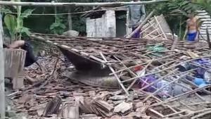 Rumah-ambruk-di-Sampang-Jumat-24102025.jpg