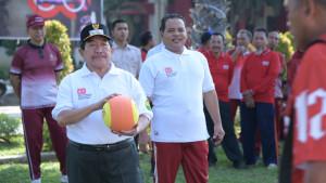 SEMARAK-HUT-KE-80-RI-Wakil-Bupati-Sumenep-KH-Imam-Hasyim-secara-resmi.jpg