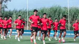 Skuad-Persik-Kediri-saat-menjalani-sesi-latihan-bersama-di-Kediri-Soccer-Field.jpg