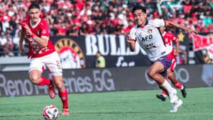Striker-Persik-Wigi-Pratama-saat-membela-skuad-Macan-Putih.jpg