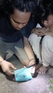 TAK-BERKUTIK-Seorang-pemuda-AI-22-asal-Pulau-Sapeken-Sumenep-ini.jpg