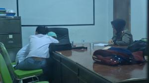 TERTANGKAP-BASAH-Petugas-Satpol-PP-Kabupaten-Madiun-mengamankan-dua.jpg