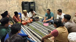 TRAGIS-Suasana-duka-menyelimuti-keluarga-korban-di-Dusun-Gunung-Kembar.jpg