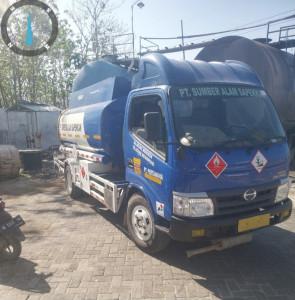 TRUK-TANGKI-BBM-Truk-tangki-BBM-ini-diduga-dijadikan-angkutan-dua.jpg