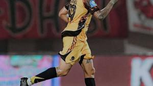 UNGGUL-Pemain-Persija-Maxwell-melakukan-selebrasi-setelah-menjebol.jpg