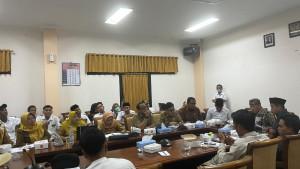 WADUL-DPRD-Puluhan-tenaga-kesehatan-Nakes-di-Kabupaten-Sampan.jpg