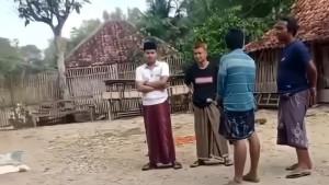 WARGA-GEGER-Hasil-tangkapan-dari-video-viral-soal-dugaan-kasus-penculikan.jpg