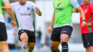 WASPADA-Pemain-Persela-menjalani-official-training-jelang-menjamu-Persipura.jpg