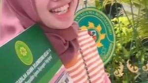 janda-berfoto-dengan-akta-cerai-sedang-jadi-tren.jpg