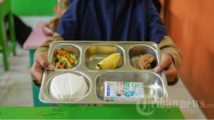 wali-murid-terima-surat-pernyataan-soal-MBG-tak-akan-menuntut-jika-anak-keracunan.jpg