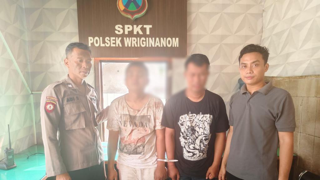 2 Pria Surabaya Dihajar Warga Usai Nekat Curi Ponsel di Warung Seblak Gresik