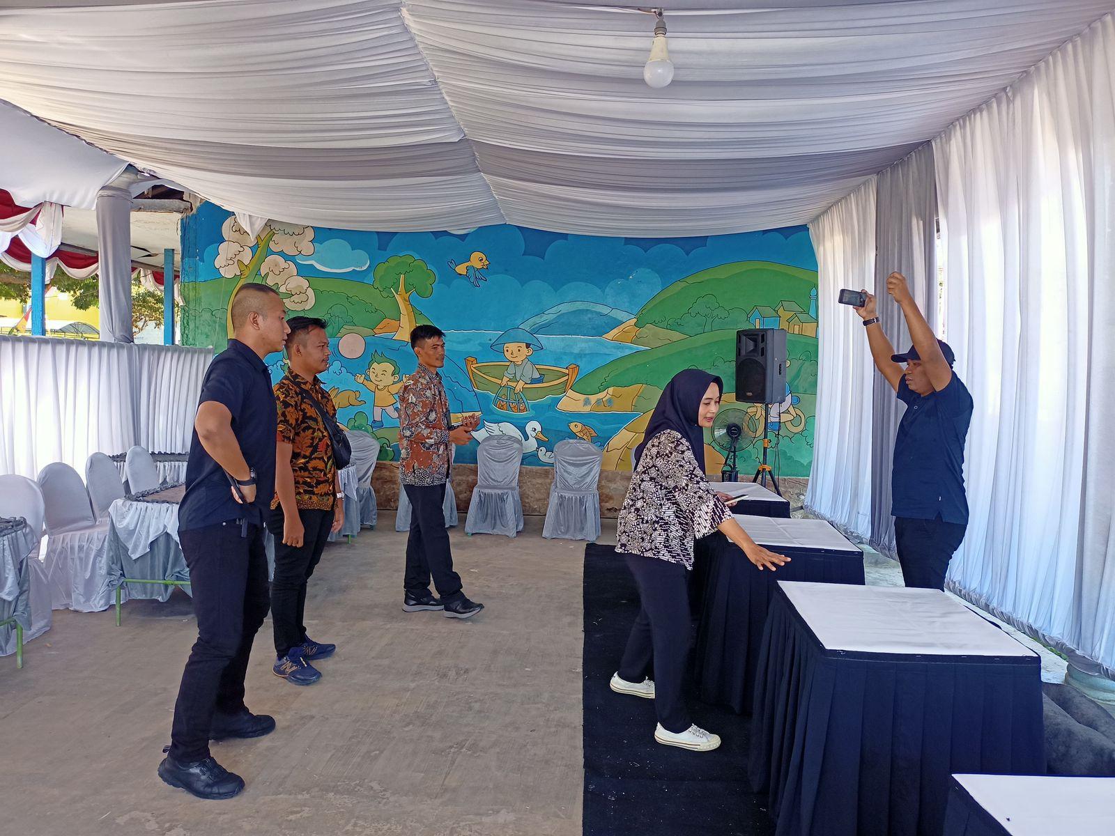Begini-Persiapan-TPS-16-Kelurahan-Ploso-Pacitan-tempat-SBY-dan-keluarga-Nyoblos.jpg