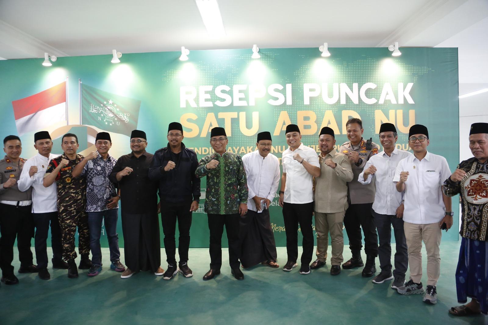 Bupati-Gresik-Fandi-Akhmad-Yani-turut-dalam-rapat-resepsi-puncak-satu-abad-NU-di-Sidoarjo.jpg