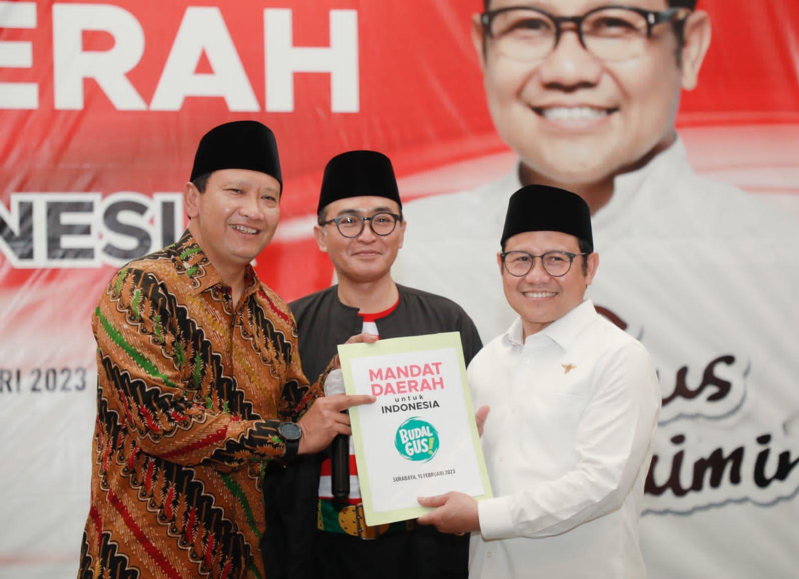 Bupati-Pamekasan-Baddrut-Tamam-tengah-bersama-Bupati-Pasuruan-Gus-Irsyad-kiri.jpg
