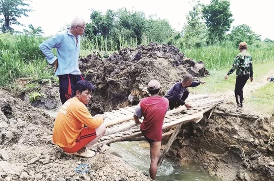 Jalan Desa Nambakor Dijebol PT Garam, Aktivitas Warga Lumpuh dan Petani Terdampak