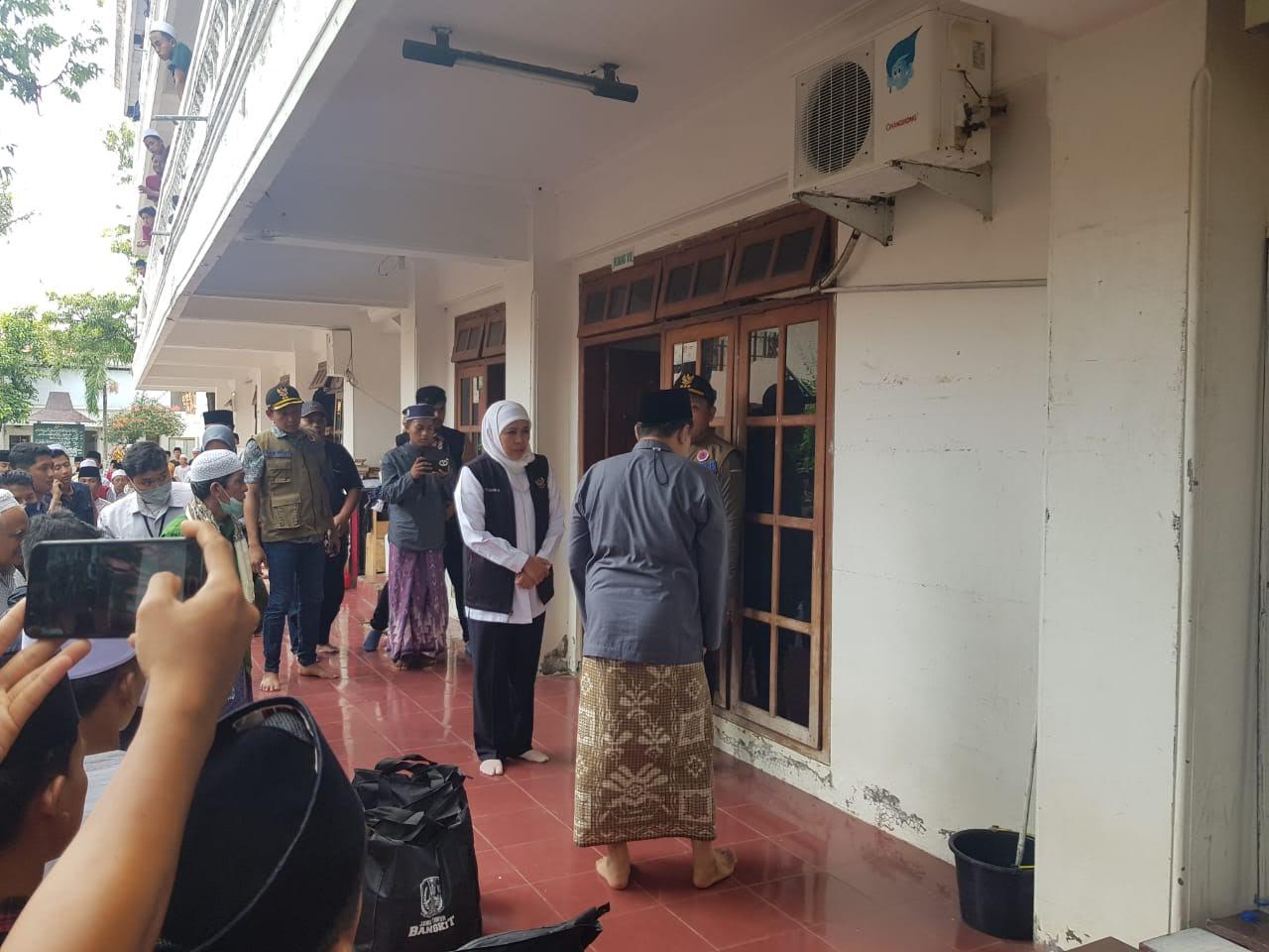 Gubernur Jatim Khofifah Indar Parawansa Kunjungi Sampang Pasca Banjir, Ungkap Upaya Antisipasi