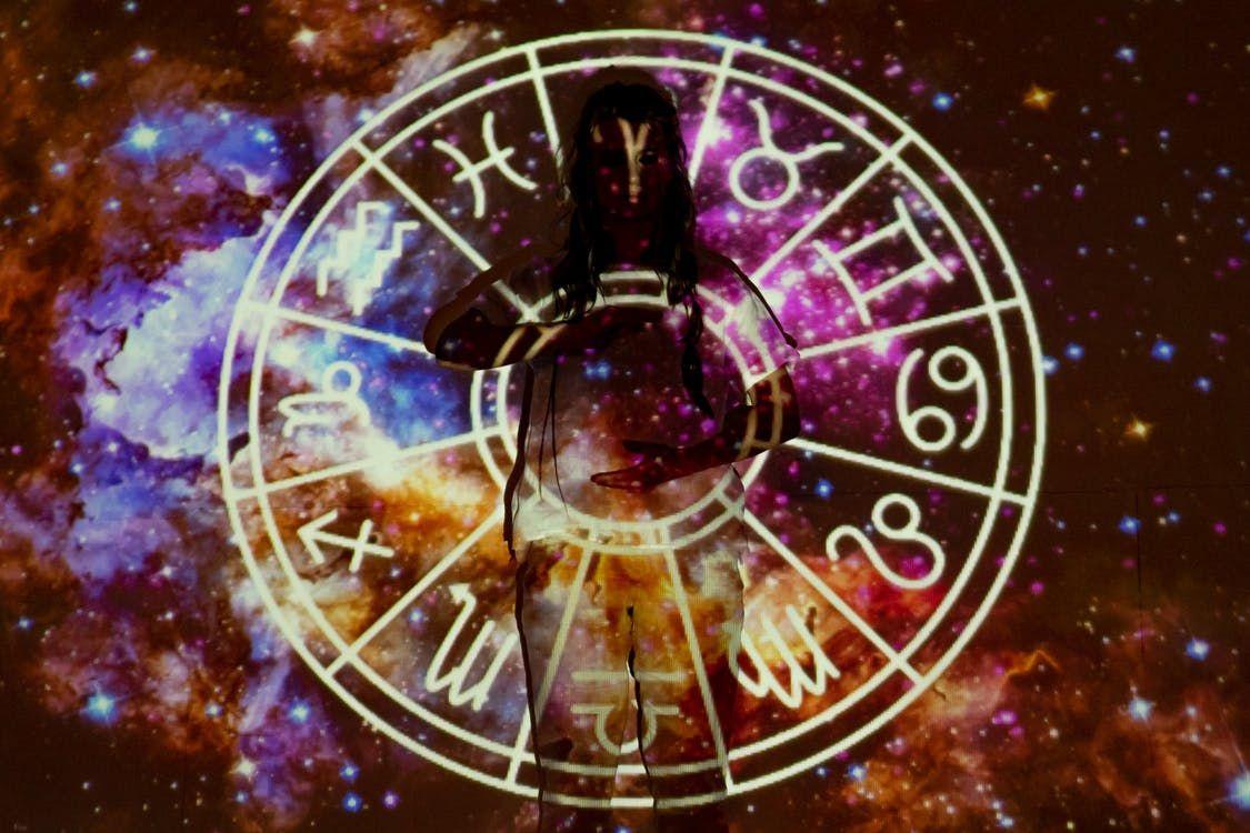 Ramalan Zodiak Rabu, 19 April 2023: Sagitarius Hari yang Menarik, Scorpio Ada Pertengkaran Sengit