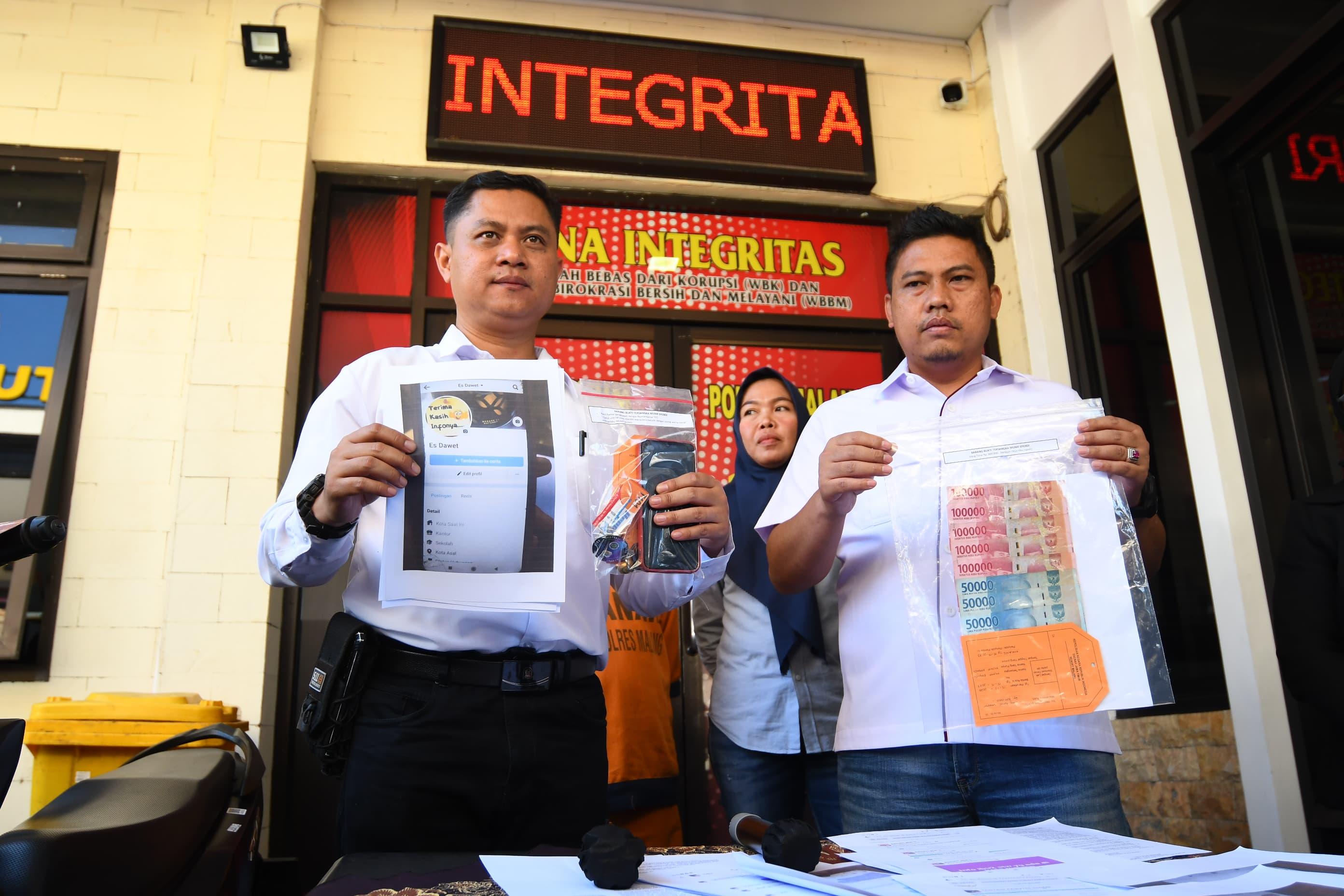 Suami di Malang Tega Jual Istri untuk Layani Threesome