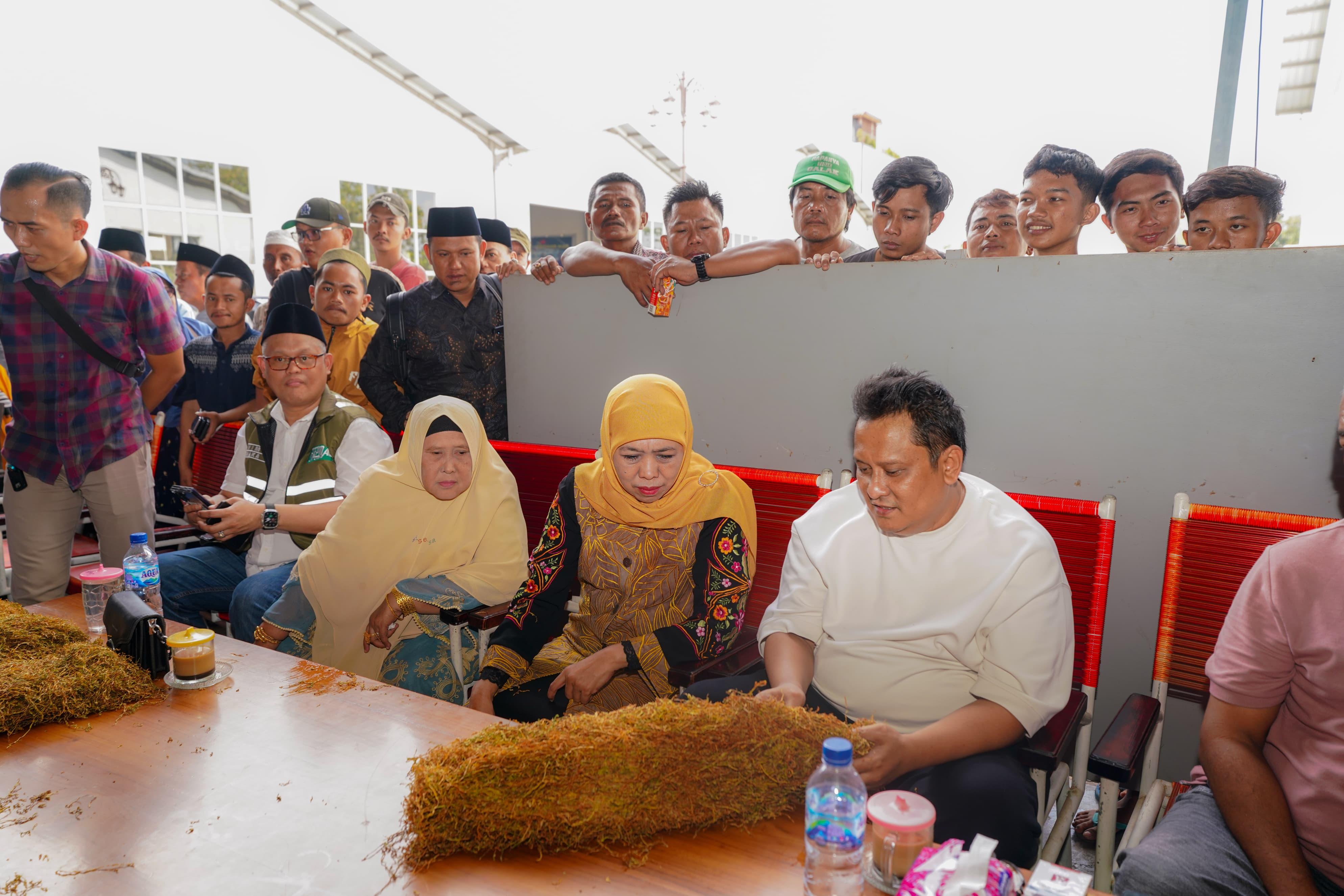 KOMPAK-Ketua-Paguyuban-Pelopor-Petani-dan-Pedagang-Tembakau-se-Madura.jpg