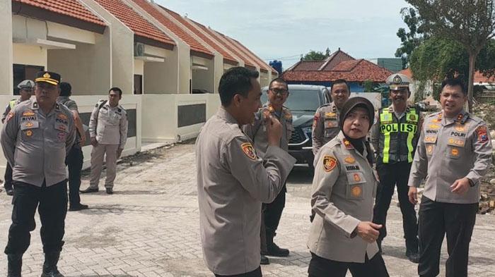 Kapolres-Bangkalan-AKBP-Hendro-Sukmono-meninjau-rumah-dinas.jpg