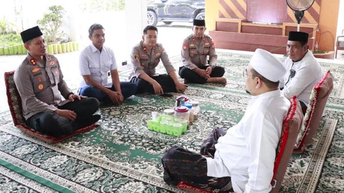 Kapolres-Sumenep-AKBP-Anang-Hardiyanto-silaturahmi-ke-Pondok-Pesantren-Al-Amien-Prenduan-sumenep.jpg