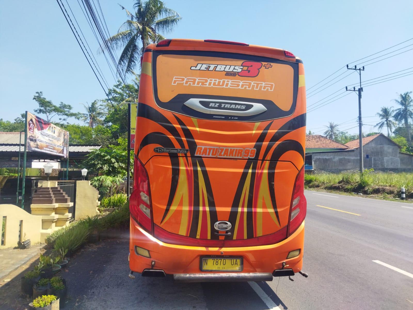 Muat Rumput Ternak, Pengendara Motor di Lumajang Bernasib Tragis saat Ada Bus