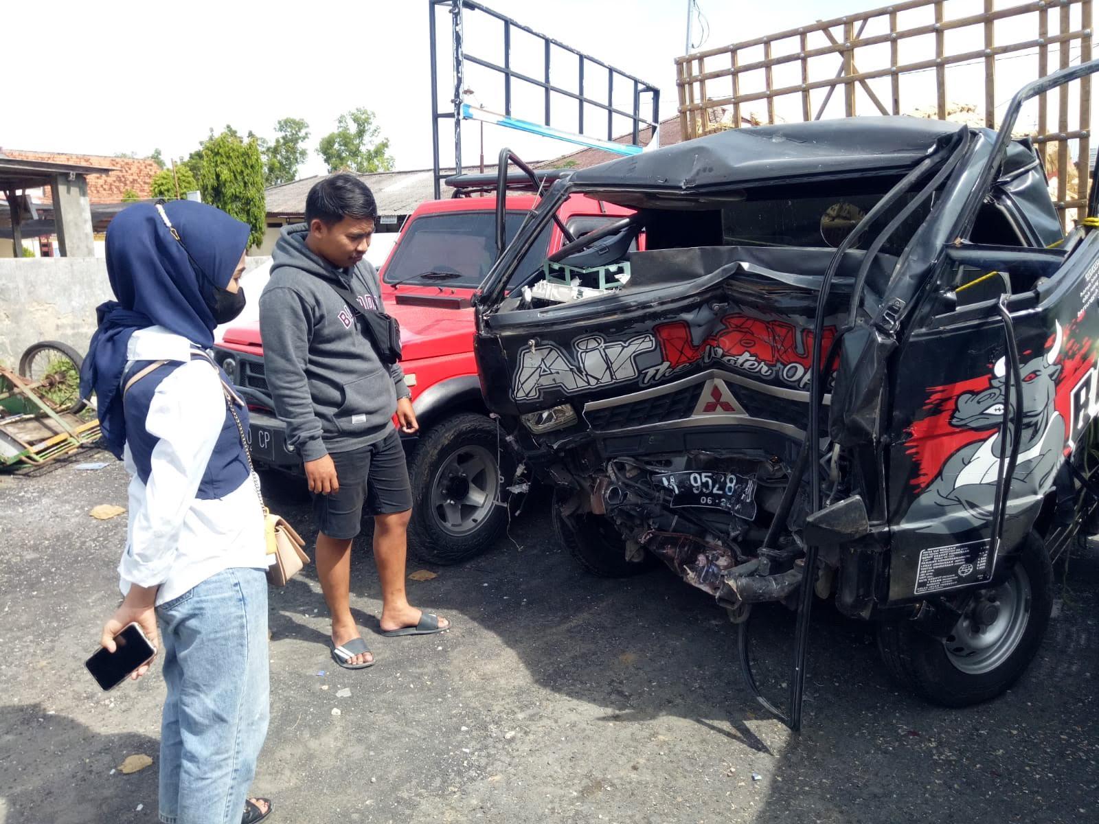 Suara Benturan Bikin Warga Kaget, ada Kecelakaan Maut Libatkan Pikap dan Truk di Pamekasan