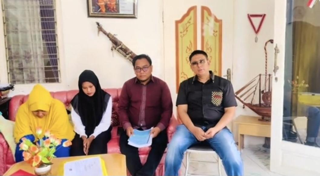 Korban-penganiayaan-Sakinah-Dinillah-19-warga-Desa-Palasa-Kecamatan.jpg