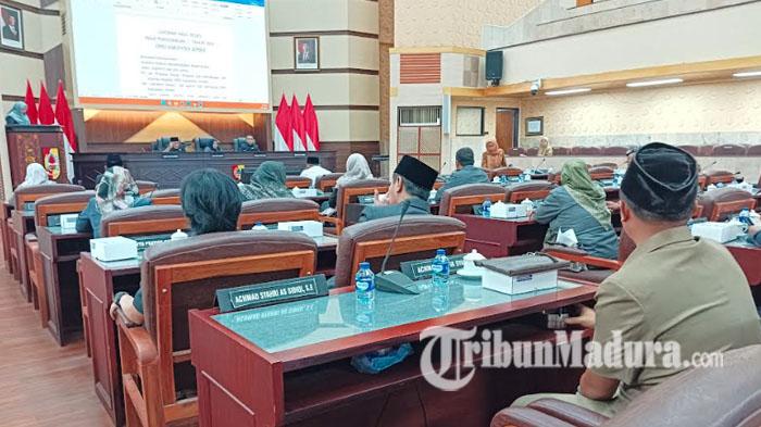 Kursi-Achmad-Syahri-As-Siddiqi-kosong-saat-Rapat-Paripurna-DPRD-Jember1.jpg